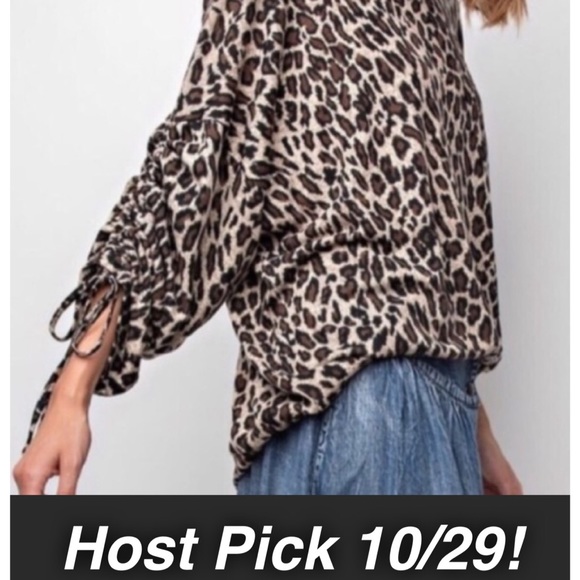 easel Tops - 🆕 NWT  !!Only 1 Small Left!! Easel Leopard Top